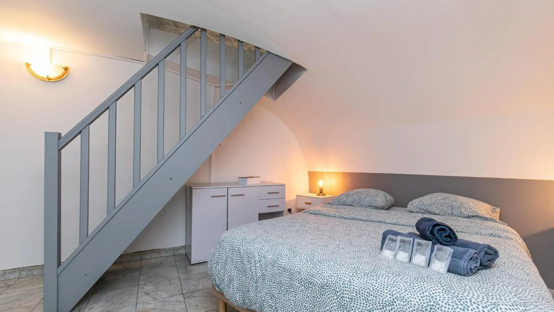 Apartment Charmant